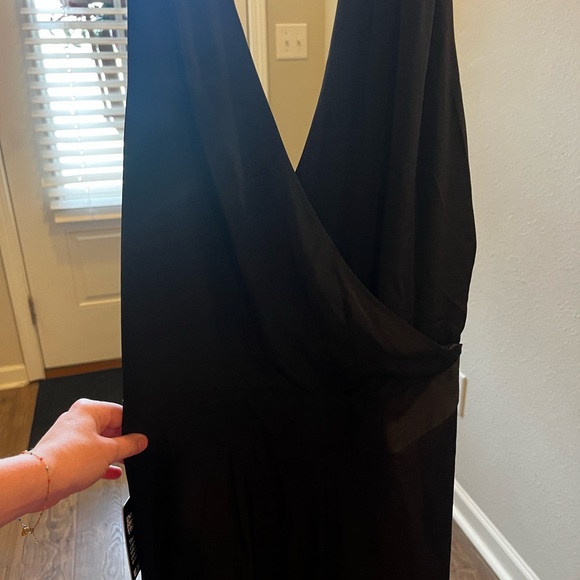 Express Black Backless jumpsuit- size 4 - Picture 3 of 16